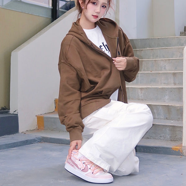時尚型男女必備!Nike Court Borough Low 2的經典穿搭指南 Nike Court Borough Low 2穿搭