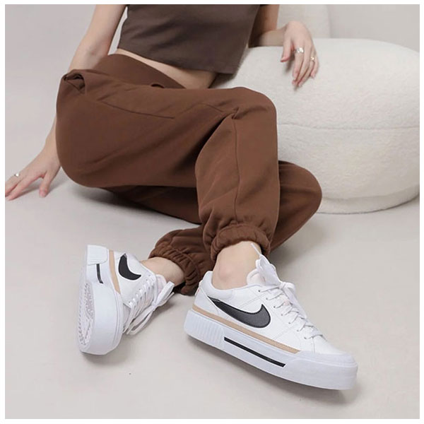 穿著Nike Court Legacy Lift的舒適升級與時尚風格 穿著Nike Court Legacy Lift的舒適升級與時尚風格