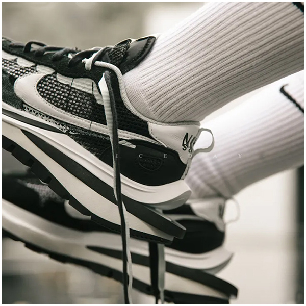 探索Nike Vaporwaffle Sacai:奢華設計的價格之謎 Nike Vaporwaffle Sacai價錢