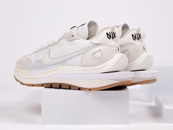 辨別真偽,保護你的球鞋投資——Sacai x Nike Vaporwaffle奶油白 Sacai x Nike Vaporwaffle奶油白真假