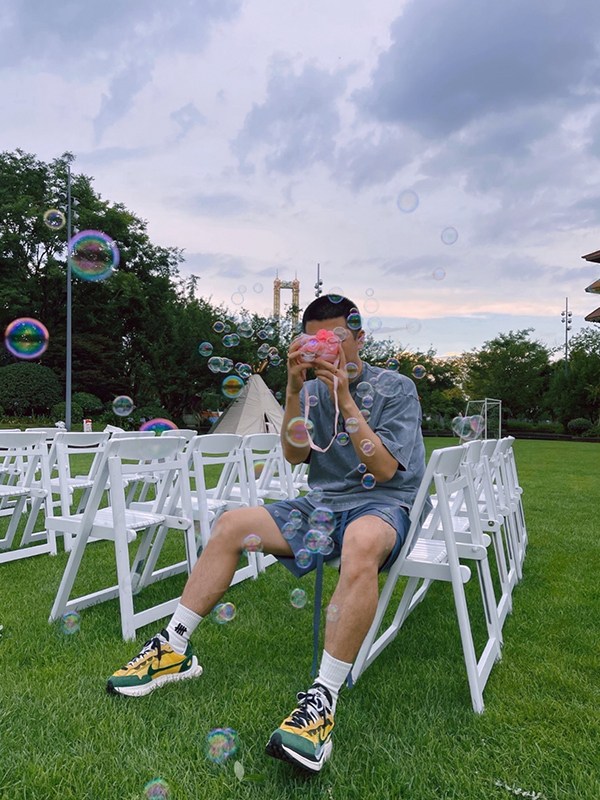 獨特風格展現:如何巧妙穿搭Sacai x Nike Vaporwaffle Sacai穿搭男