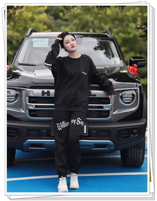 運動鞋的時尚變奏曲:挑戰不同風格的Nike 7900穿搭! 運動鞋的時尚變奏曲:挑戰不同風格的Nike 7900穿搭!