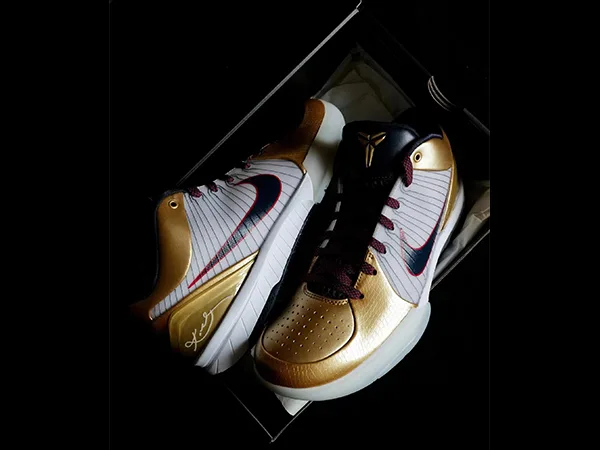 Kobe 4 Protro:籃球傳奇的回歸與收藏 Kobe 4 Protro:籃球傳奇的回歸與收藏