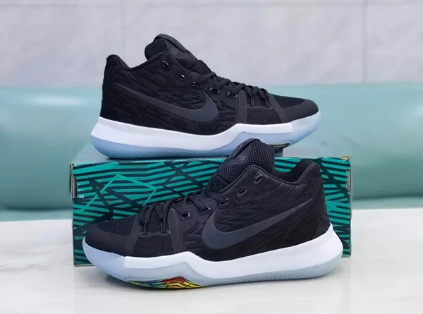 Kyrie 3籃球鞋:速度與掌控的藝術 Kyrie 3籃球鞋:速度與掌控的藝術