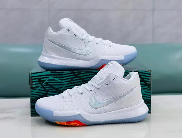 Kyrie 3籃球鞋:速度與掌控的藝術 Kyrie 3籃球鞋:速度與掌控的藝術
