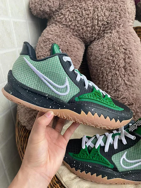 Kyrie Low 4:速度与性能的完美结合 Kyrie Low 4:速度与性能的完美结合