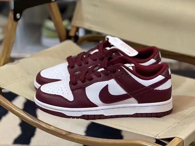 Nike Dunk Low SB:滑板文化與街頭時尚的融合 Dunk Low SB分別