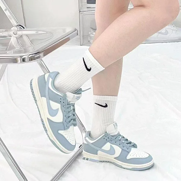 Nike Dunk 北卡藍 vs 大學藍:哪一款更適合你? Nike Dunk 北卡藍 vs 大學藍:哪一款更適合你?