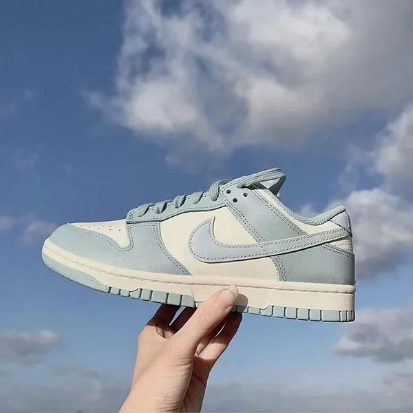 Nike Dunk 北卡藍 vs 大學藍:哪一款更適合你? Nike Dunk 北卡藍 vs 大學藍:哪一款更適合你?
