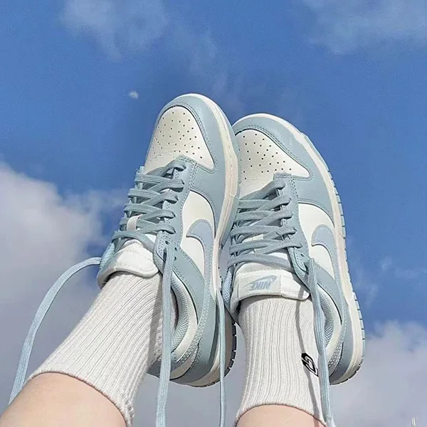 Nike Dunk 北卡藍 vs 大學藍:哪一款更適合你? Nike Dunk 北卡藍 vs 大學藍:哪一款更適合你?