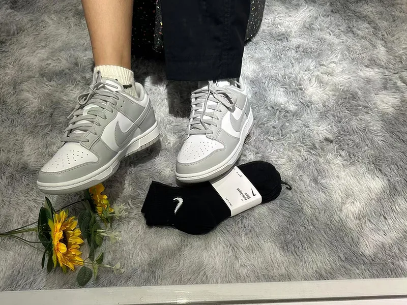 Nike Dunk灰白:正版與盜版的辨識指南 Dunk灰白正版盜版