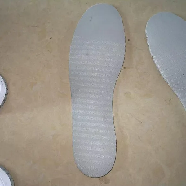 避免踩雷!Dunk煙灰鞋真假鑑別全攻略 避免踩雷!Dunk煙灰鞋真假鑑別全攻略