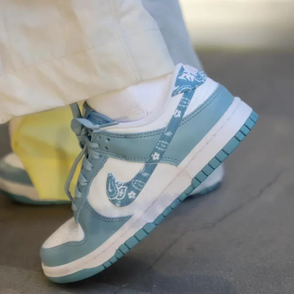Nike Dunk 變形蟲系列:經典與創新的完美融合 Nike Dunk 變形蟲系列:經典與創新的完美融合