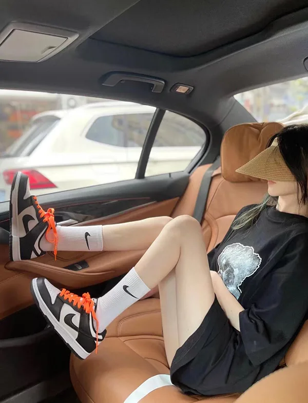 Nike 熊貓鞋穿搭指南:舒適與時尚的完美結合 Nike熊貓鞋穿搭
